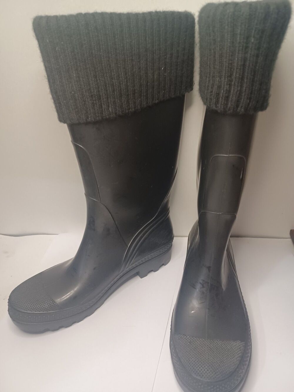 St. John Bay Womans Black Waterproof Winter Boots Size 6 M Rubber Boots